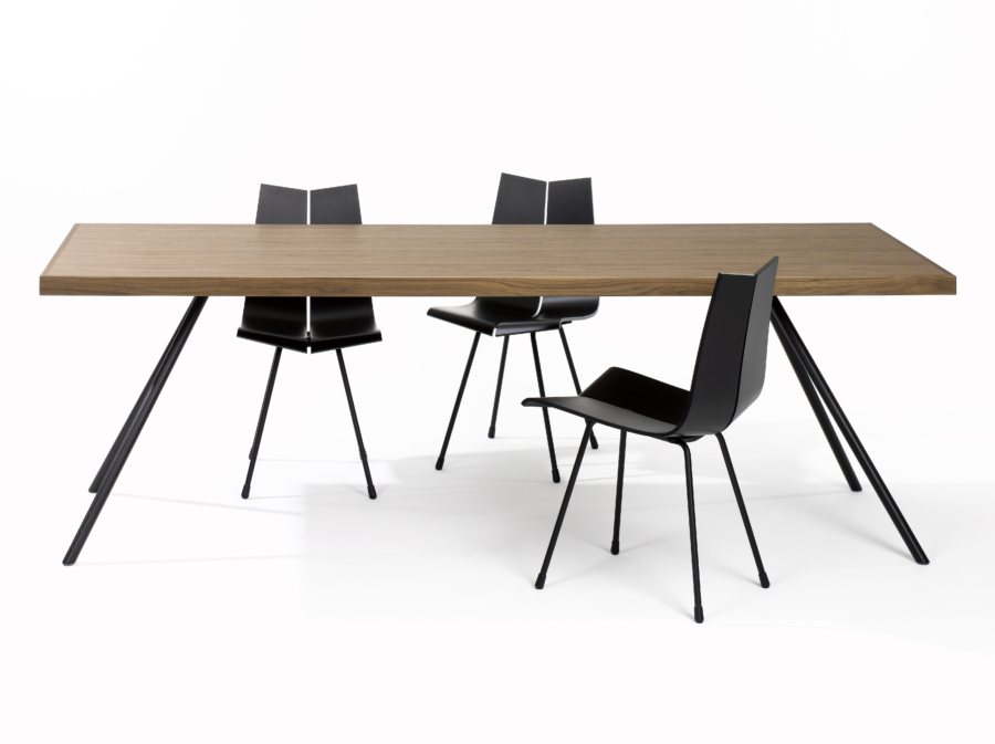 A04 moebel innenarchitektur bassel horgenglarus aterliertisch gastuhl